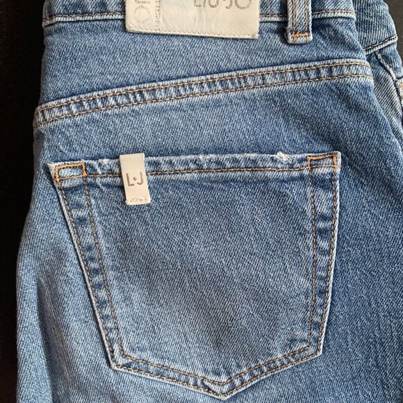 Liu Jo medium blue studded size 28 ladies denim jeans - Picture 3 of 4